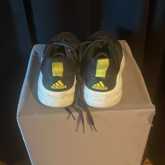 Adidas training men’s tennis shoes size 8 1/2 - Picture 4 of 7